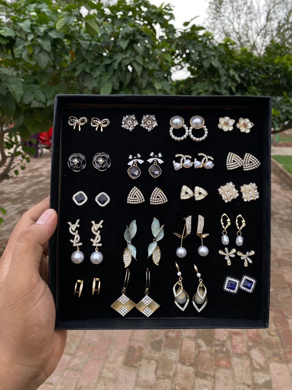 ✨ Trending Luxury Earrings Box – 24 Pairs ✨
