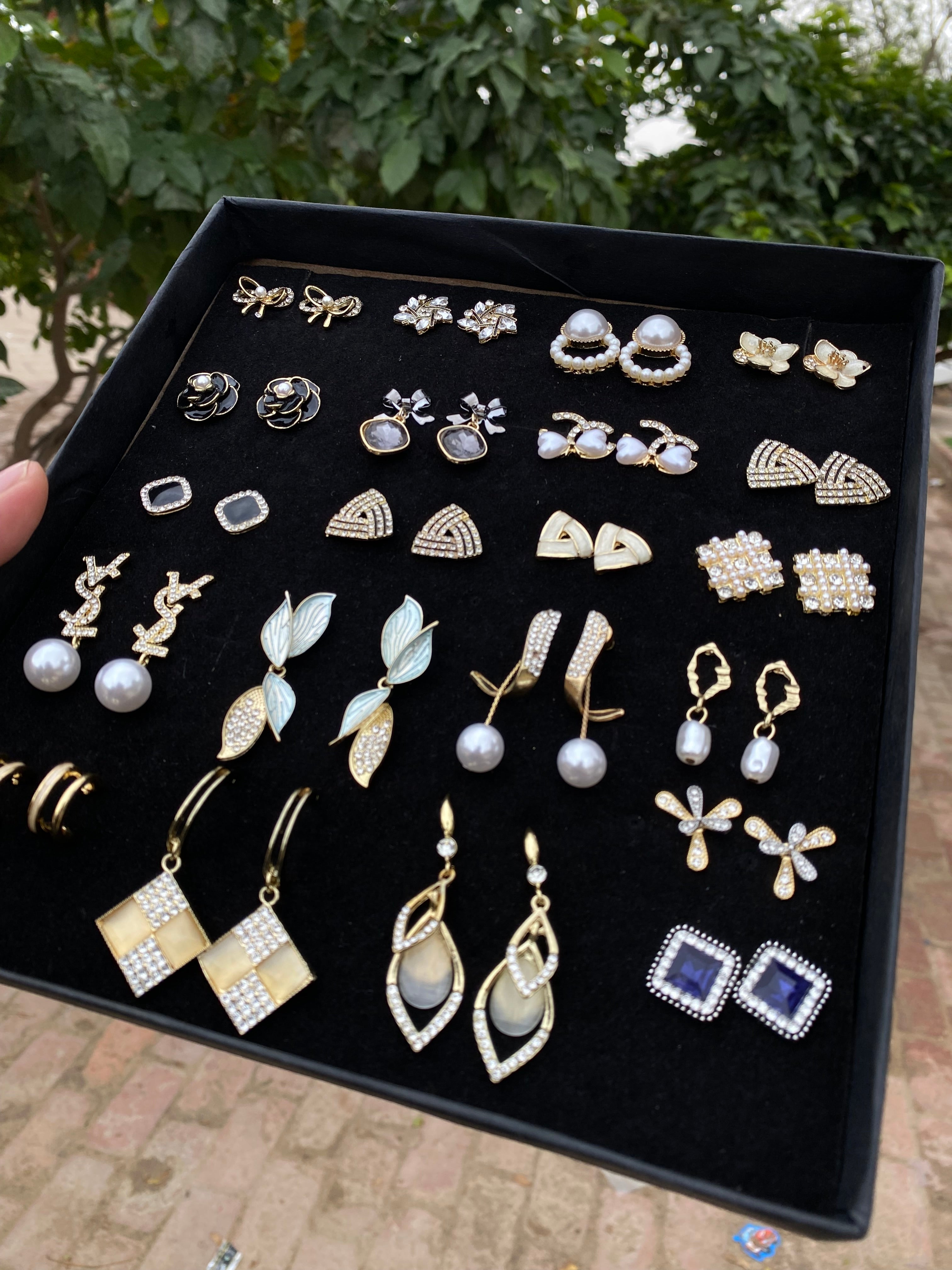 ✨ Trending Luxury Earrings Box – 24 Pairs ✨